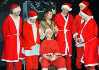 Nemendur 10. bekkjar frumsýna Jóladagatalið