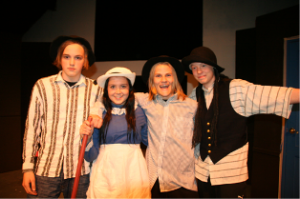 10.bekkur í Borgarhólsskóla sýnir syrpu eftir Thorbjörn Egner í samkomuhúsinu!