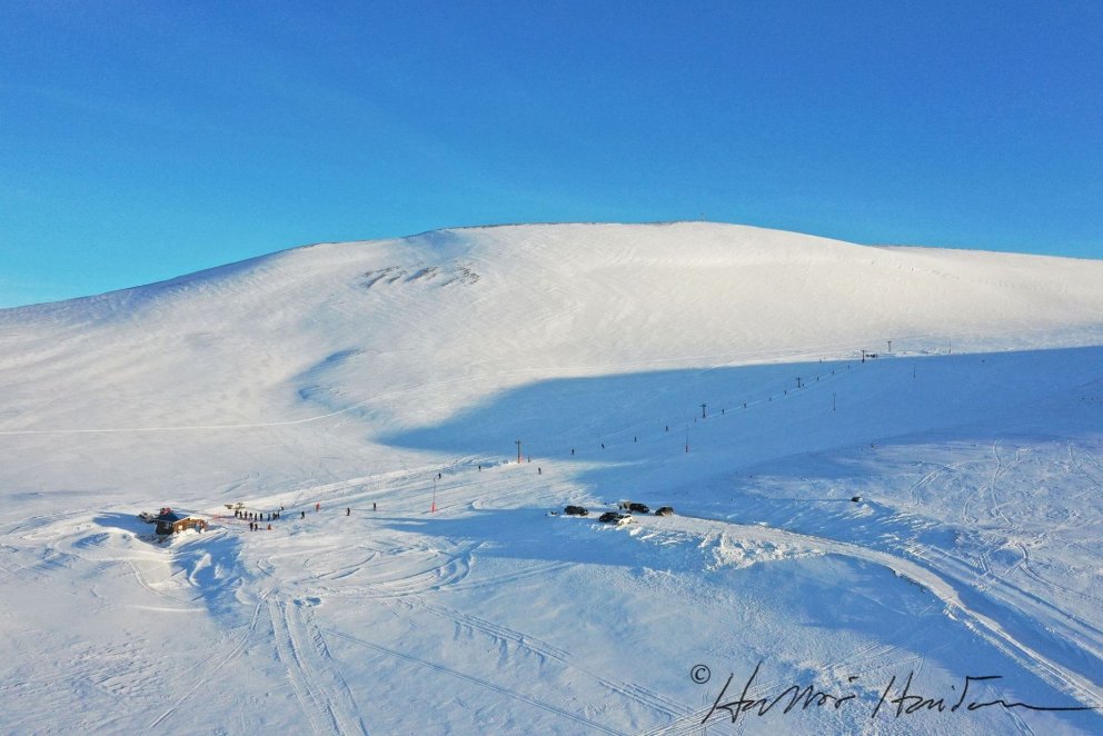 Á skíðum skemmti ég mér
