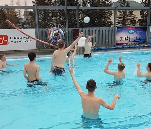 Líf og fjör í sundkennslu