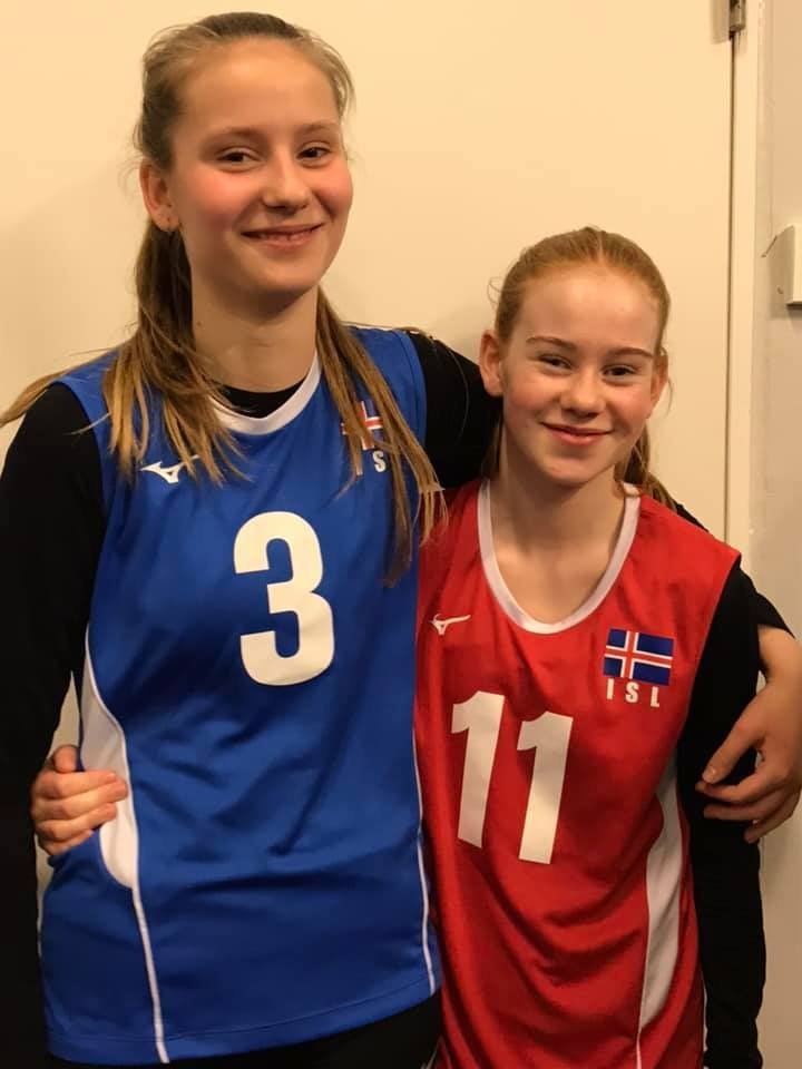 Þær Heiðdís Edda (t.v.) & Agnes Björk (t.h.)