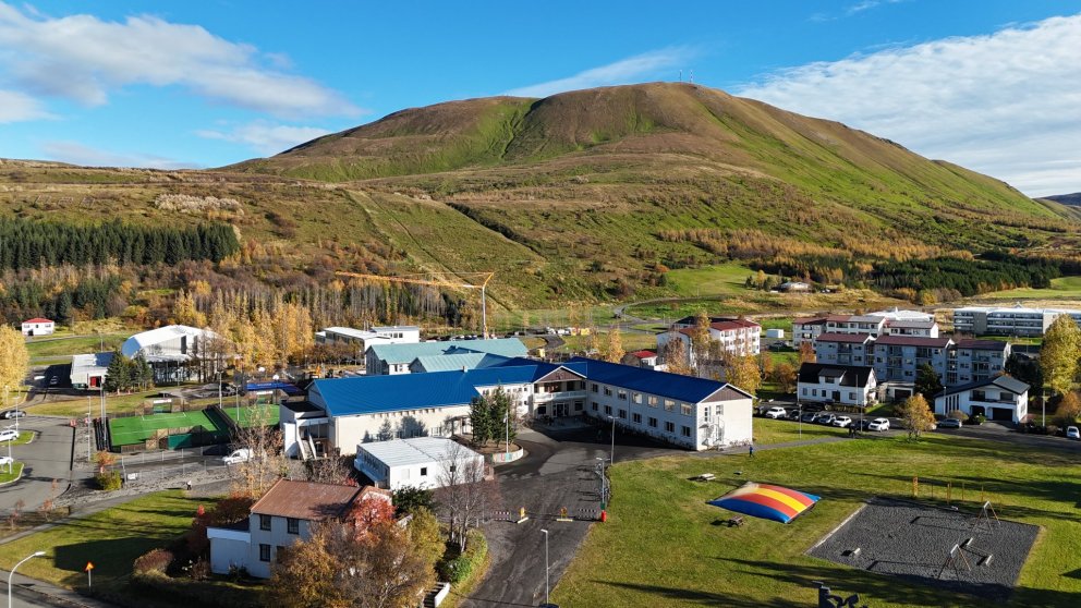 Nemendur mæta til leiks