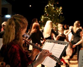 Leikið undir fyrir dansi