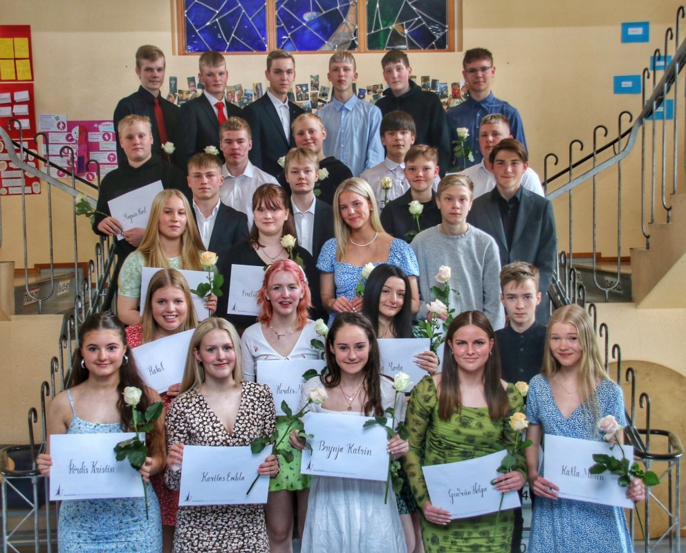 Nemendur tíunda bekkjar við útskrift í dag.