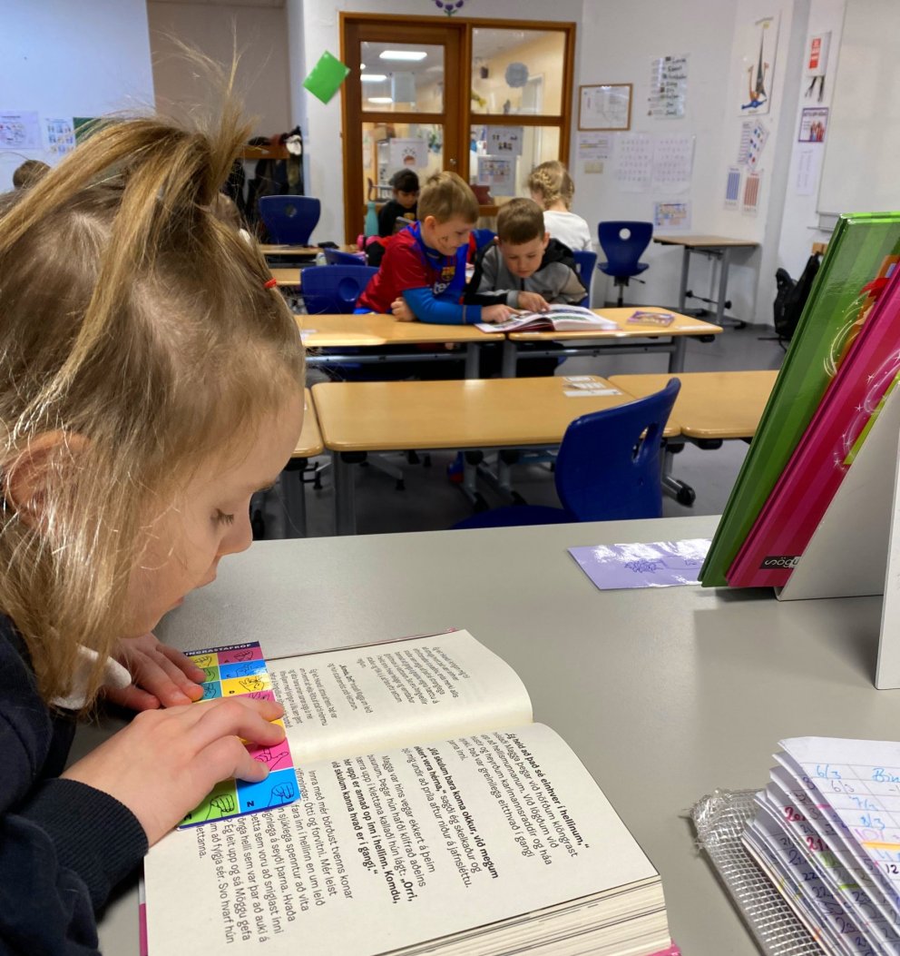 Lesið af ákafa og innlifun