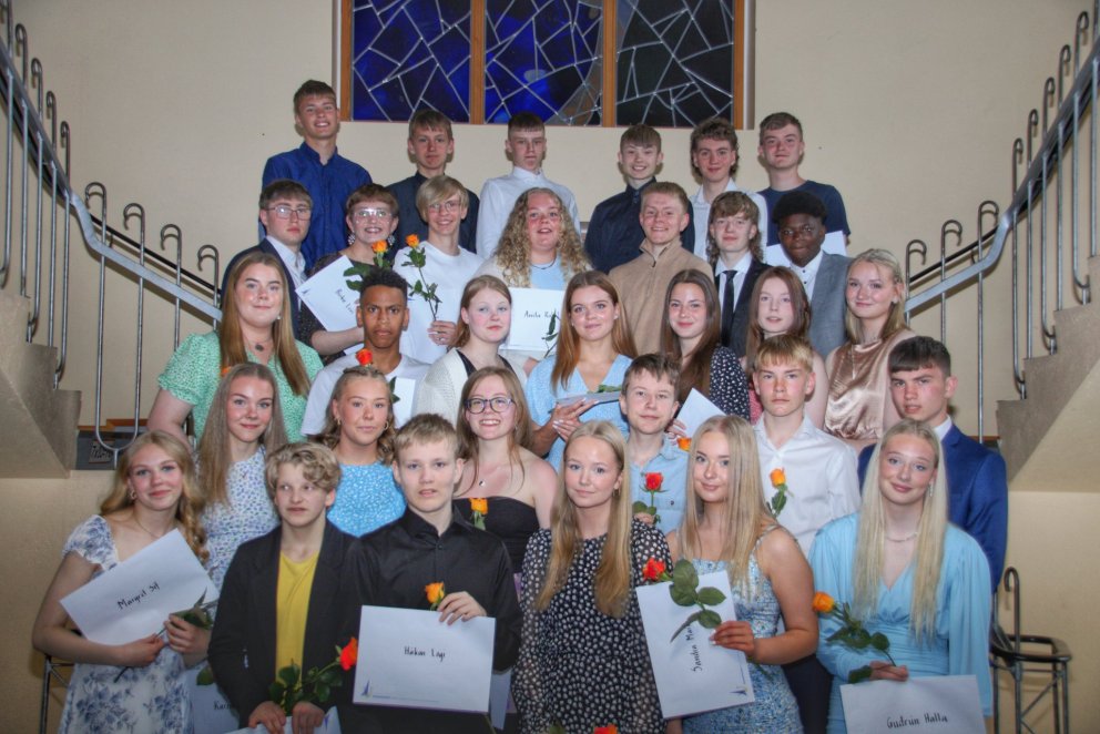 Útskriftarhópur Borgarhólsskóla árið 2023