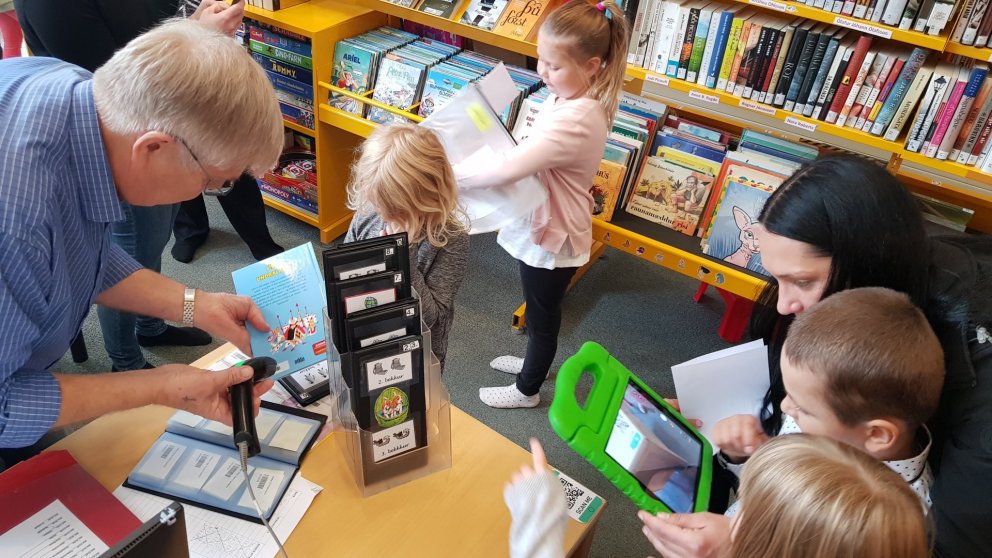 Hér hitta nemendur og foreldrar Magga á skólabókasafninu