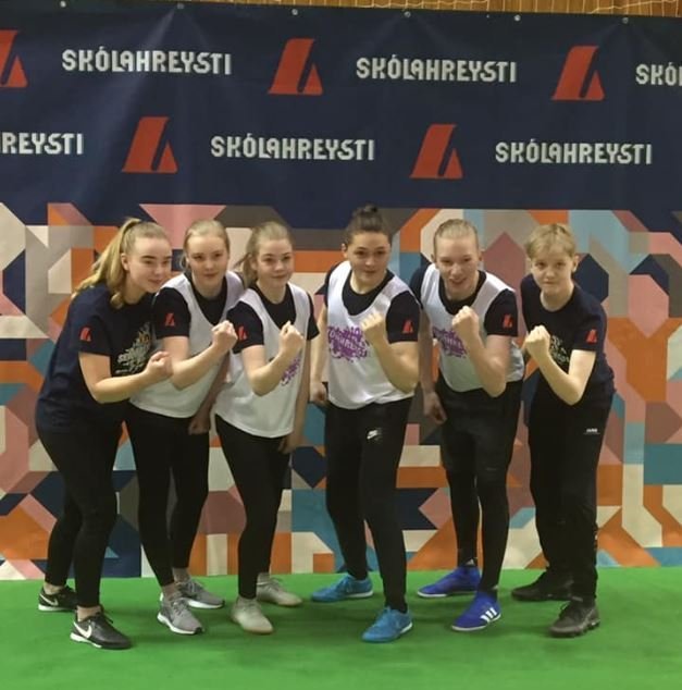 Fulltrúar Borgarhólsskóla klárir í keppnina.