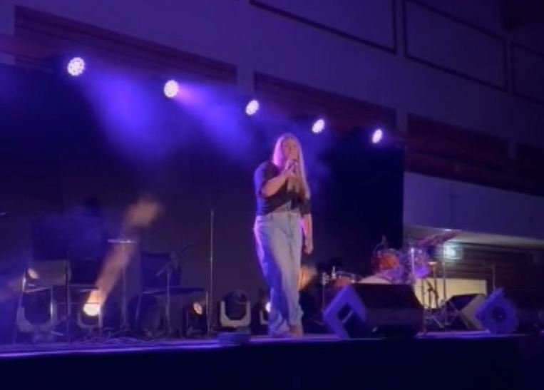 Hólmfríður Bjartey á sviði