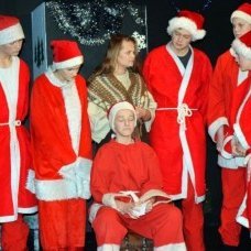 Nemendur 10. bekkjar frumsýna Jóladagatalið