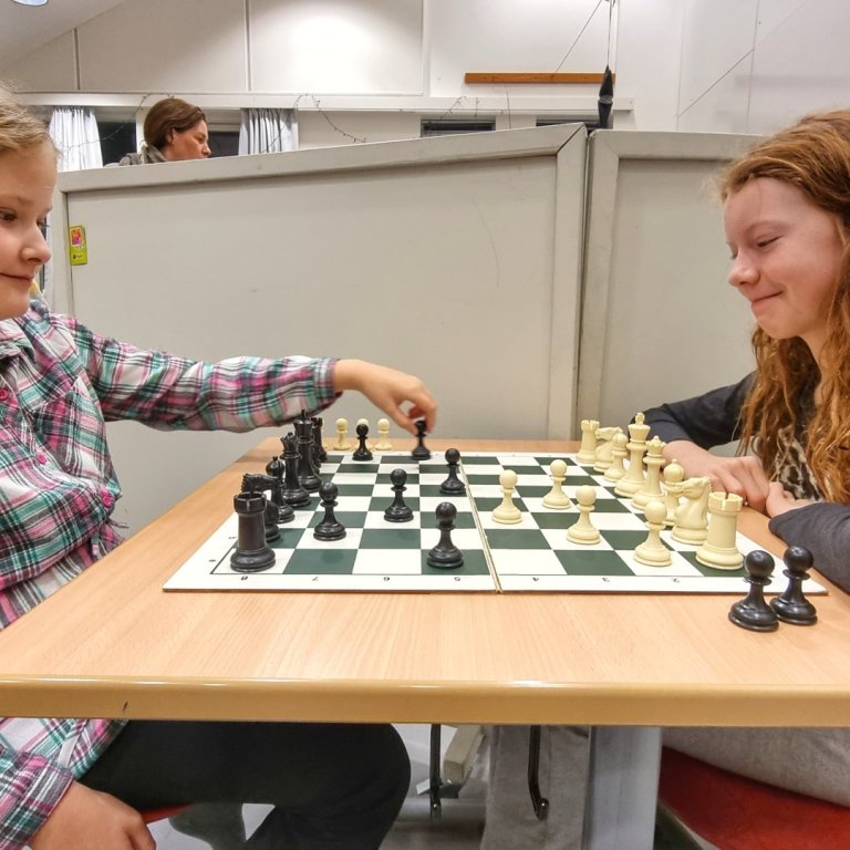 Hér teflt að kappi