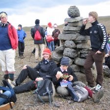 Slakað á við vörðuna