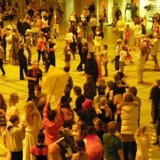 Öskudagsball í íþróttahöllinni