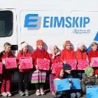 Börn í Borgarhólsskóla fengu reiðhjólahjálma