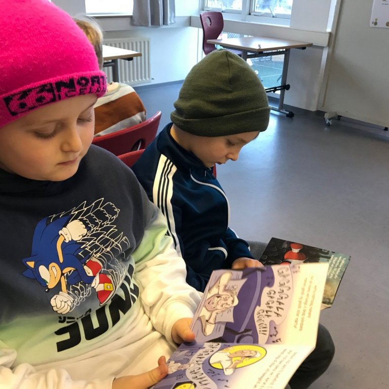 Læsisstóladans eða stoppbókadansinn