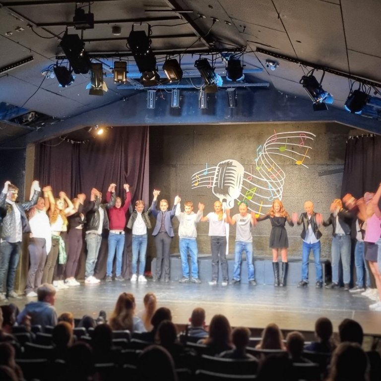 Nemendur tíunda frumsýna Pitz Pörfekt