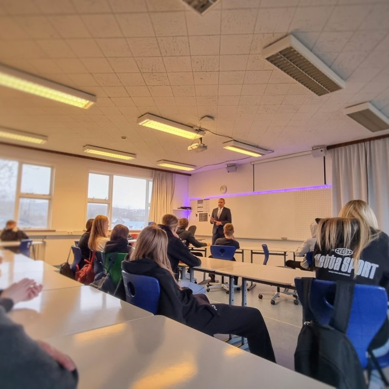 Forsetinn ræðir við unglingana