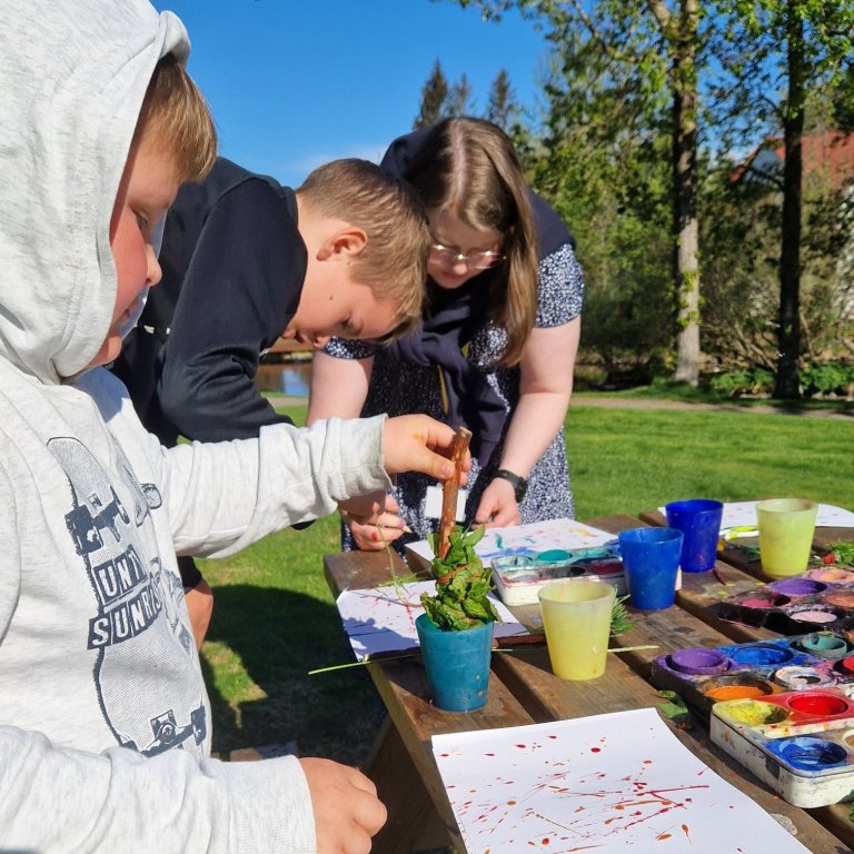 Náttúran og penslar úr Skrúðgarðinum