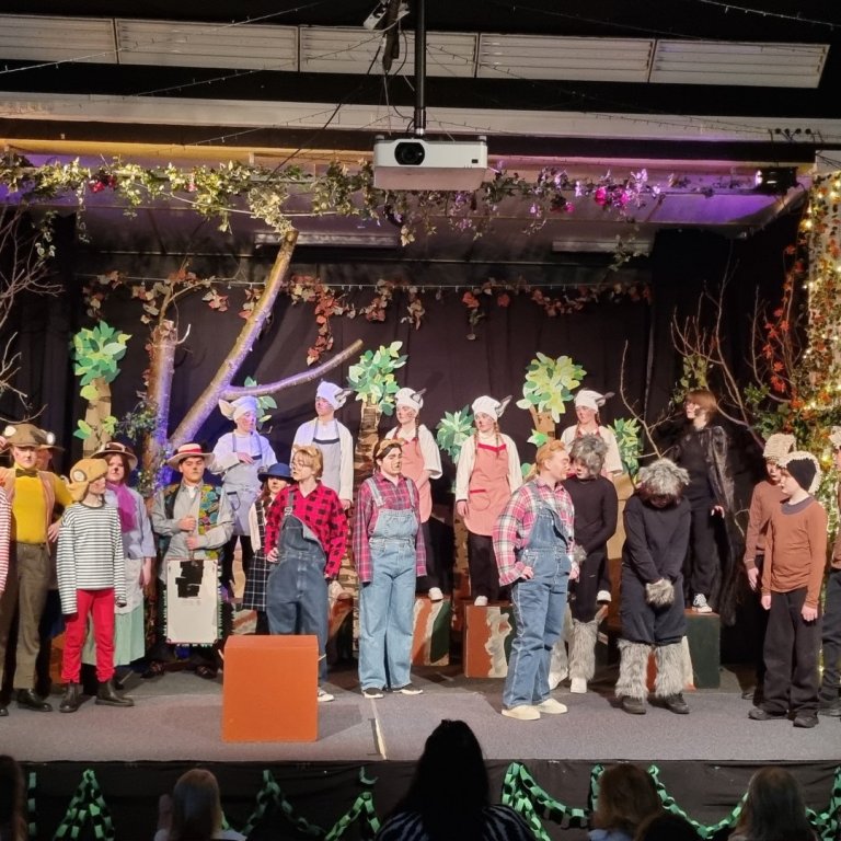 Öll dýrin í skóginum eiga að vera vinir