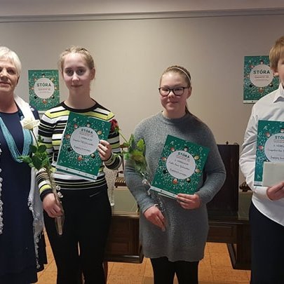 Ingibjörg Einarsdóttir ásamt sigurvegurum hátíðarinnar.