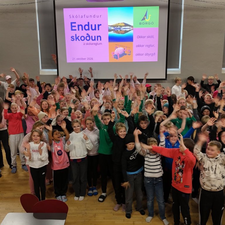 Nemendur endurskoða skólareglur