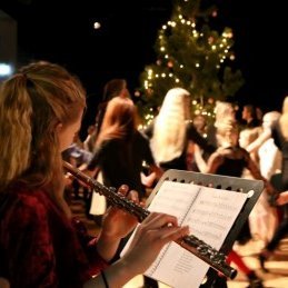 Leikið undir fyrir dansi