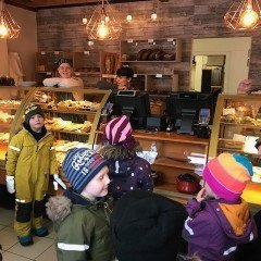 Nemendur fyrsta bekkjar í bakaríinu