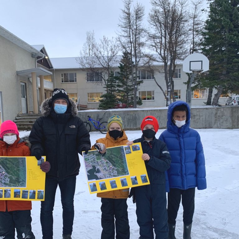 Nemendur ásamt tómstunda- og æskulýðsfulltrúa