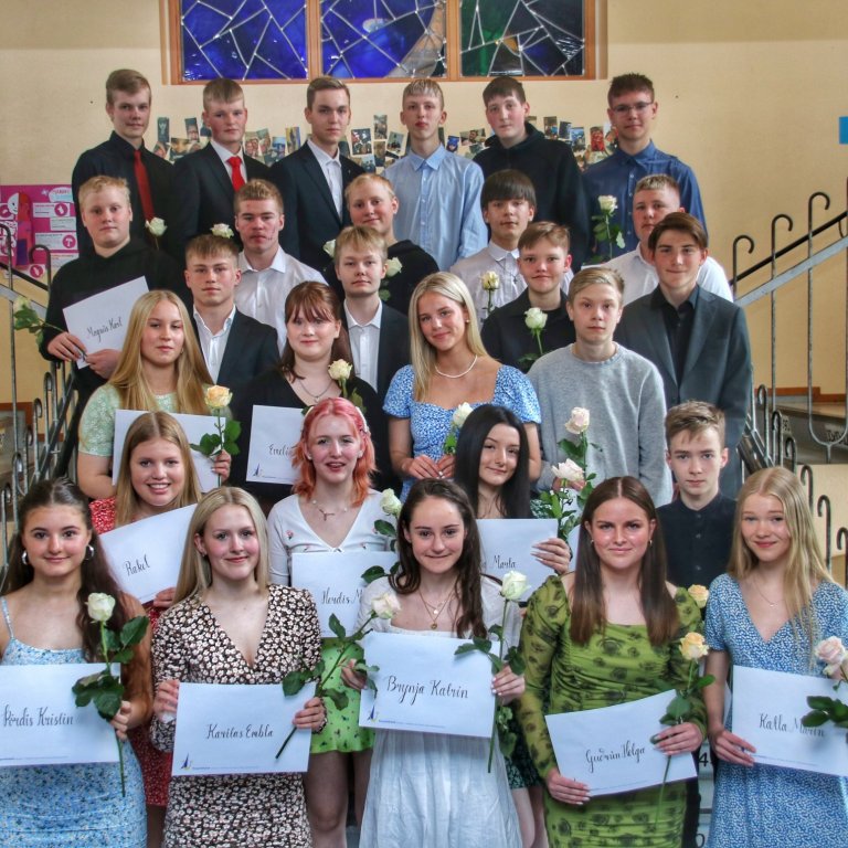 Nemendur tíunda bekkjar við útskrift í dag.