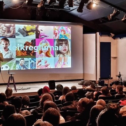 Unglingarnir í Gamla Samkomuhúsinu