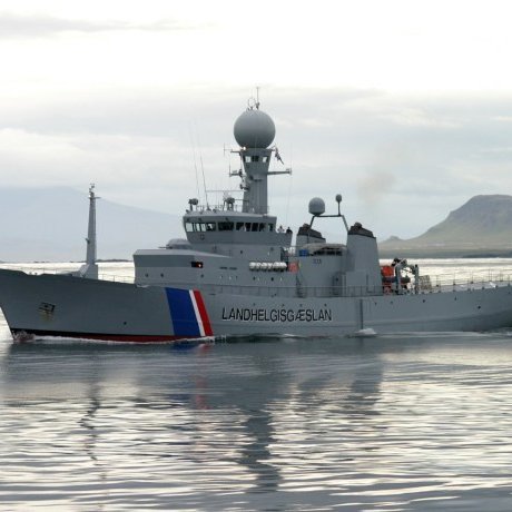 Varðskipið Týr þar sem 18 manns eru í áhöfn en tók mest um 250 manns um borð.